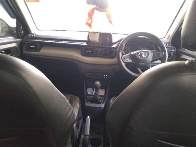https://images10.gaadi.com/usedgaadi-sellcar/UsedCar/d5fb3acfa/e01782d6-ae7a-40a2-865f-3759f7aed957.jpg?imwidth=6401