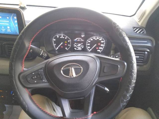https://images10.gaadi.com/usedgaadi-sellcar/UsedCar/d5fb3acfa/e856b3c7-839b-4ac0-b024-f6c3f76f6be2.jpg?imwidth=6402