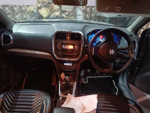 https://images10.gaadi.com/usedgaadi-sellcar/UsedCar/d5fc446ba/402be1f3-2cf5-46ef-be25-144593b9e9d6.jpg?imwidth=6401