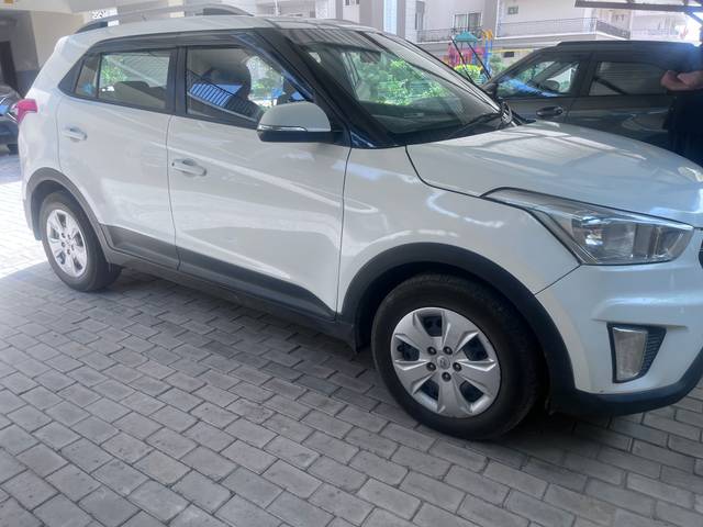 https://images10.gaadi.com/usedgaadi-sellcar/UsedCar/d5fc793fa/0ae2e2b4-543b-4dfd-b893-ea9a2f7b44a9.jpeg?imwidth=6400