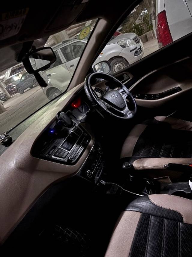 https://images10.gaadi.com/usedgaadi-sellcar/UsedCar/d5fcf6a1a/b385fa1a-a484-4ae4-b65f-32a3f9142356.jpeg?imwidth=6401