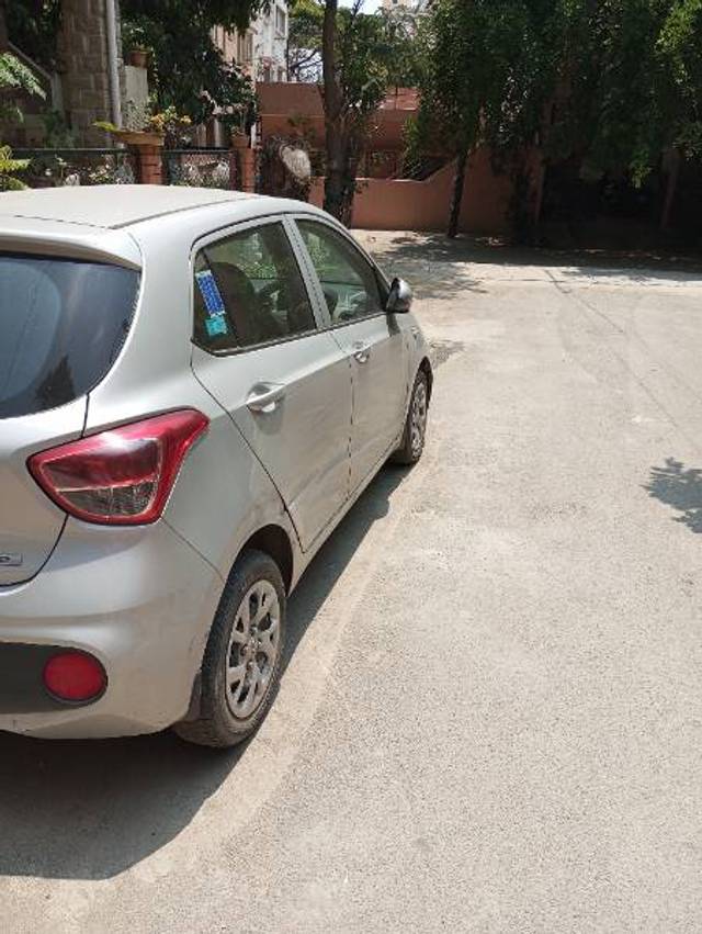 https://images10.gaadi.com/usedgaadi-sellcar/UsedCar/d5fd808ba/35dca1d7-c923-4230-bfcd-8cf70d9bf7ce.jpg?imwidth=6401