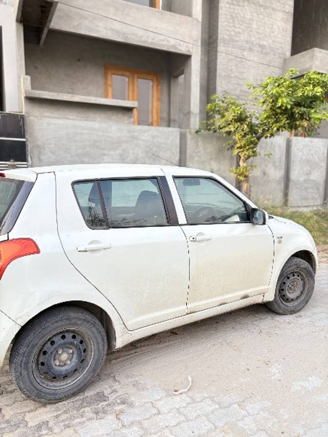 https://images10.gaadi.com/usedgaadi-sellcar/UsedCar/d5ff5796a/79fd2954-19de-457e-91c4-18a2074263b5.jpeg?imwidth=6401
