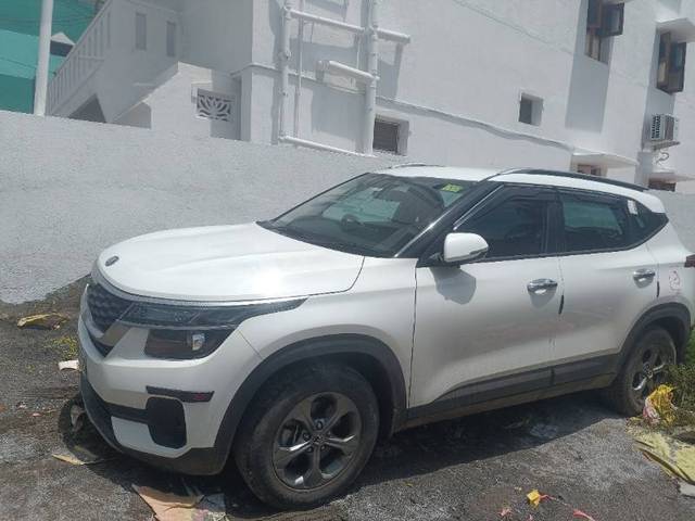https://images10.gaadi.com/usedgaadi-sellcar/UsedCar/d60c18b0-15eb-4aa1-89be-0b5aae3226e0/8b26e588-8f5e-4985-8e40-bb4d8821975d.jpg?imwidth=6402