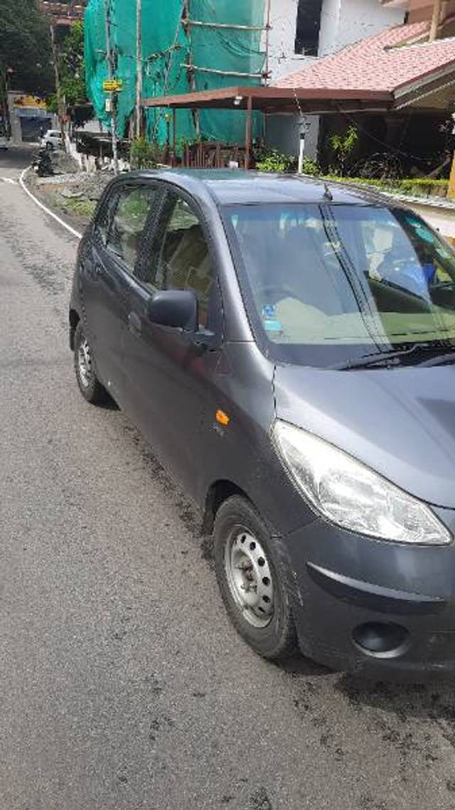 https://images10.gaadi.com/usedgaadi-sellcar/UsedCar/d626d950-7fe2-4fc9-b2fc-95a75d1b2597/d9886f81-f646-4ddc-a430-7d5a7f9d1f41.jpg?imwidth=6402