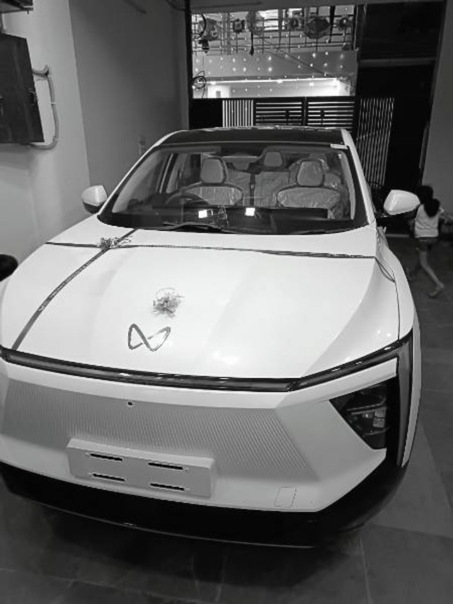 Mahindra XEV 9e Pack Three - Photo 4