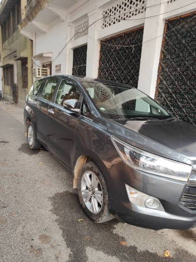 https://images10.gaadi.com/usedgaadi-sellcar/UsedCar/d6401110-d6c8-4184-bf06-5385e64a56d2/9dc238a5-b067-4ee5-b049-3af1053407aa.jpg?imwidth=6400