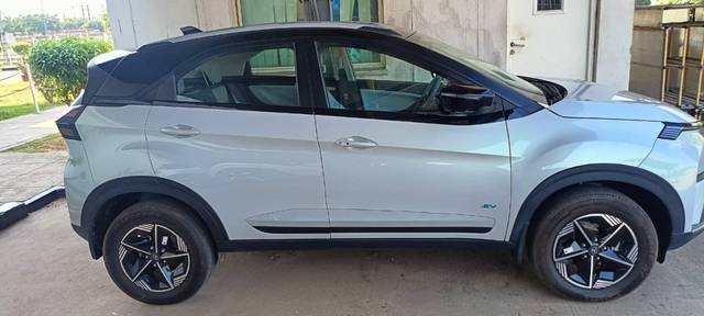 https://images10.gaadi.com/usedgaadi-sellcar/UsedCar/d66e5ce3-122e-41d6-8e28-d7f137571fc1/2fd2bc4b-09cf-4850-b22d-a2f592131fbd.jpg?imwidth=6401