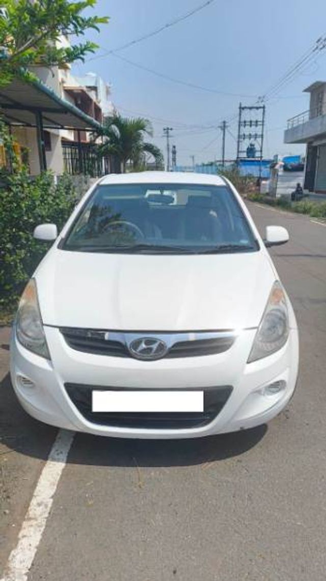 Second-hand 2011 Hyundai i20 1.2 Magna for sale in Kolhapur