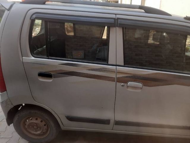 Second-hand 2015 Maruti Suzuki Wagon R LXI CNG for sale in Khurja