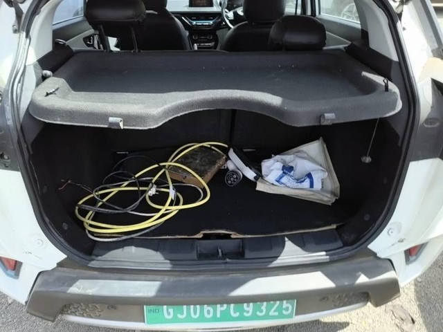 Tata Nexon EV XZ Plus - Photo 8