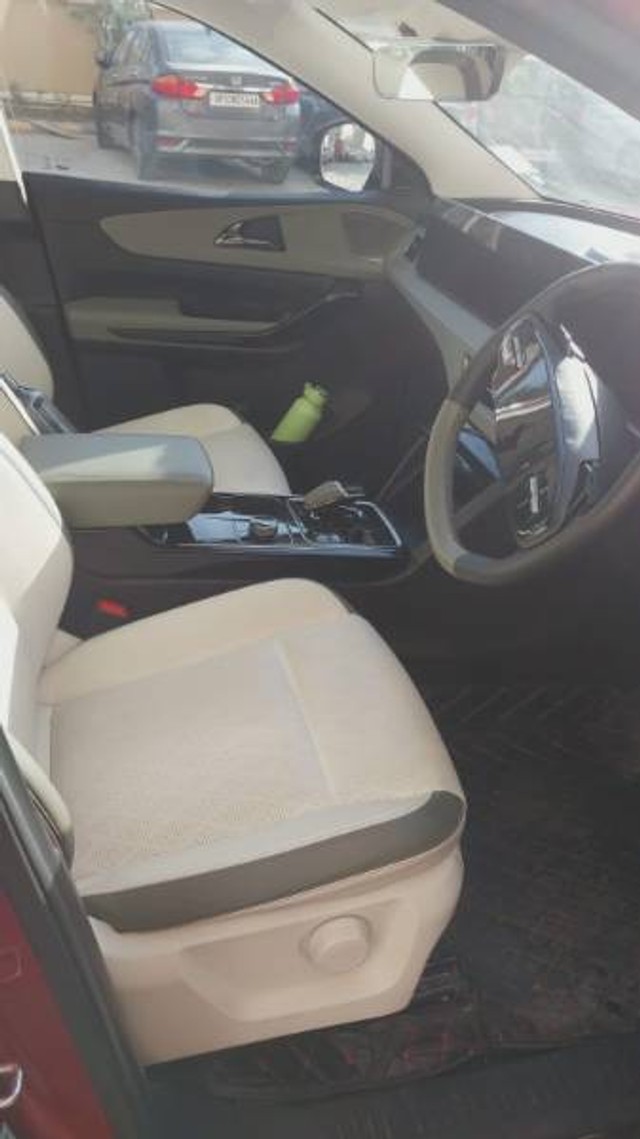 Mahindra XEV 9e Pack Three 11.2kw Charger - Photo 4