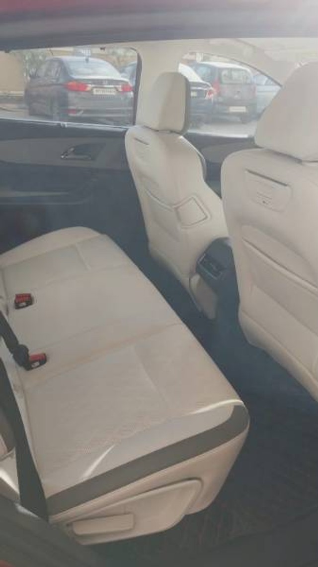 Mahindra XEV 9e Pack Three 11.2kw Charger - Photo 3