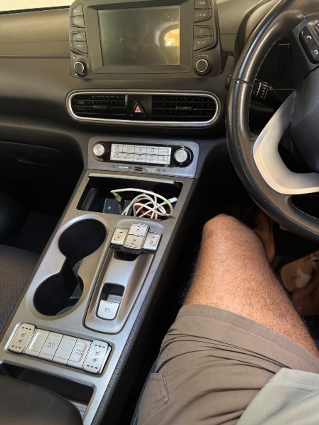 Hyundai Kona Premium - Photo 6