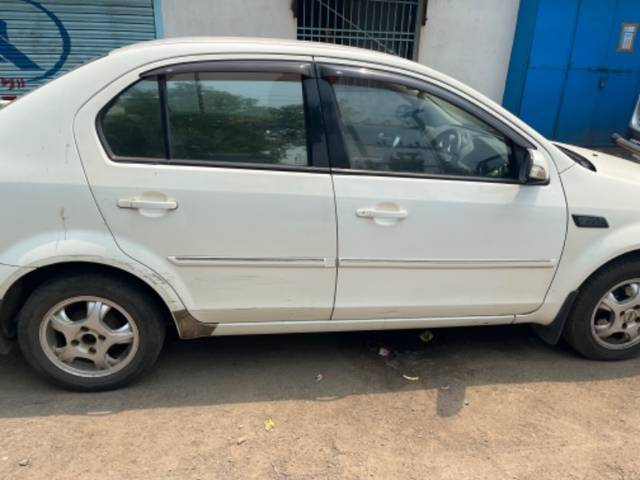 https://images10.gaadi.com/usedgaadi-sellcar/UsedCar/d70f3df1-71d2-4e2c-bda2-cf20ae4f776a/f77b227f-c25e-457a-a4a9-dabeca8dda55.jpeg?imwidth=6401