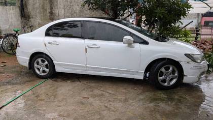 Honda Civic 1.8 (E) MT