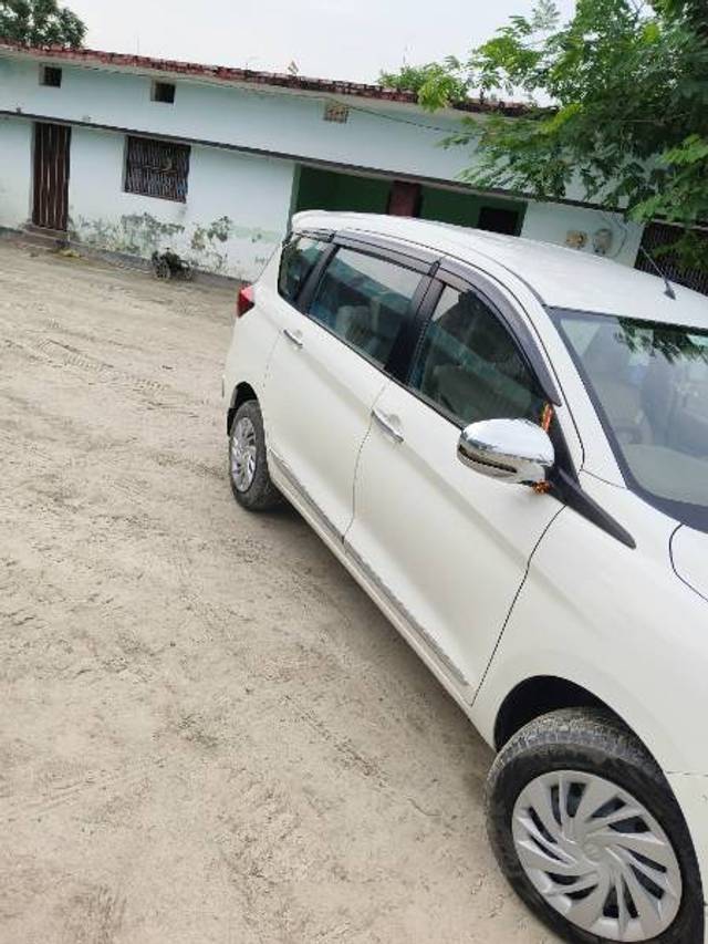 https://images10.gaadi.com/usedgaadi-sellcar/UsedCar/d78cd8ad-2323-4d9d-98bb-c7a60f7fea22/dcc93bd1-e596-4c18-abd7-74df9ad4cd35.jpg?imwidth=6402