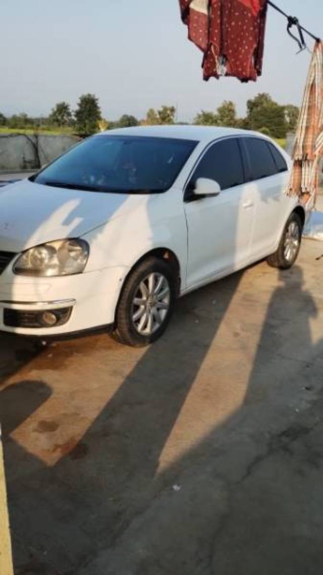 https://images10.gaadi.com/usedgaadi-sellcar/UsedCar/d80477d6-d0bd-49b2-9160-69f24fd04f20/12af2634-5e03-45be-b606-df9765ec58b9.jpg?imwidth=6400