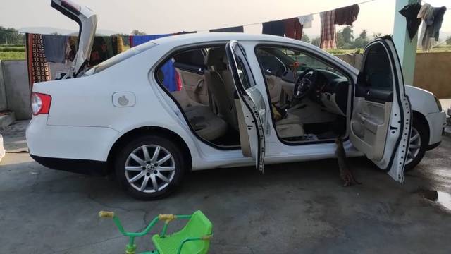 https://images10.gaadi.com/usedgaadi-sellcar/UsedCar/d80477d6-d0bd-49b2-9160-69f24fd04f20/97a030f4-87d1-44a6-b7be-3330b54071db.jpg?imwidth=6401