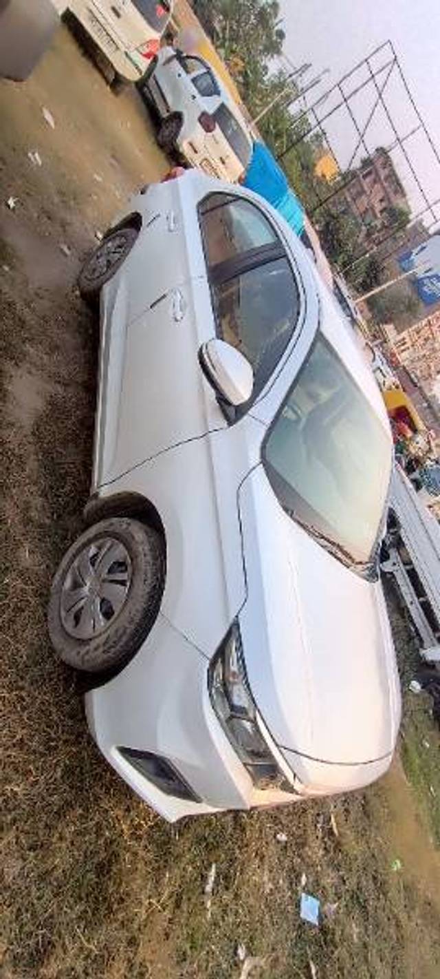 https://images10.gaadi.com/usedgaadi-sellcar/UsedCar/d8453be0-bb96-4951-84e4-214bc6abab54/2f766b96-d7f2-46d2-b44b-993044575f37.jpg?imwidth=6402