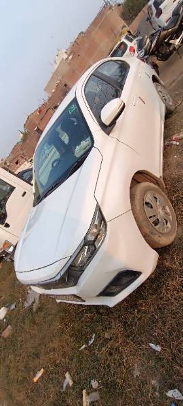 https://images10.gaadi.com/usedgaadi-sellcar/UsedCar/d8453be0-bb96-4951-84e4-214bc6abab54/e33d3387-3b16-4df1-b4c7-570467656bd7.jpg?imwidth=6400