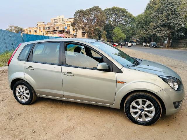 https://images10.gaadi.com/usedgaadi-sellcar/UsedCar/d89175f3-a916-4bb9-ab2b-d80535ea4837/1fd6fbfc-a170-4959-b664-628fcbb57775.jpg?imwidth=6401