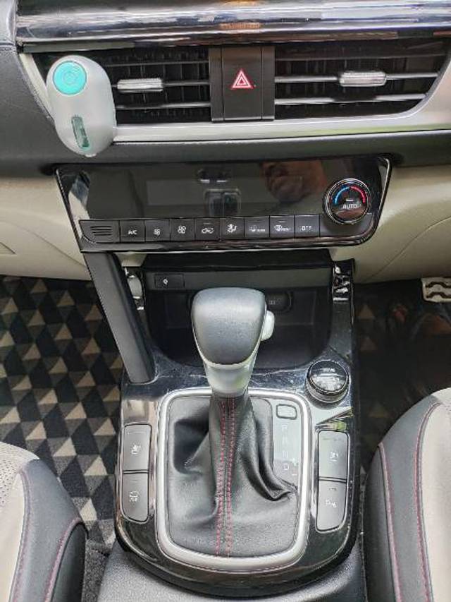 https://images10.gaadi.com/usedgaadi-sellcar/UsedCar/d898f53c-a7c4-41d7-997b-081934bf36bc/cf55937f-26f7-46a0-bcb3-d1f54639d874.jpg?imwidth=6401