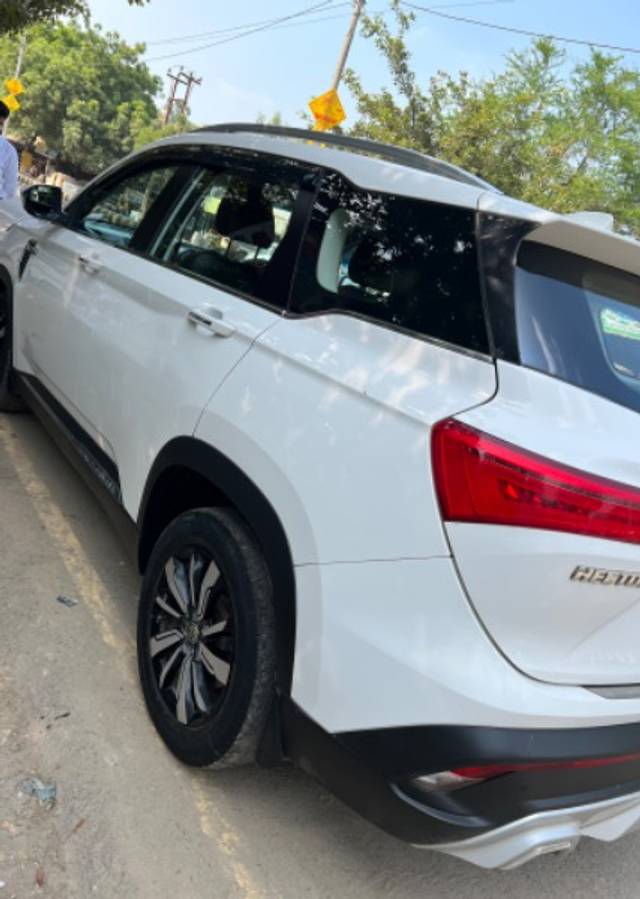 https://images10.gaadi.com/usedgaadi-sellcar/UsedCar/d939eebd-cc7c-406f-9726-61d726afb4c9/b0898f67-0c72-4e94-b784-2aac52410a65.jpeg?imwidth=6402