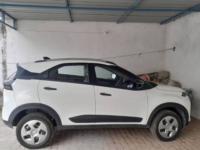 https://images10.gaadi.com/usedgaadi-sellcar/UsedCar/d948b428-efe4-4dd0-8f7e-0c229d97f34a/97842bc2-fc4c-4aa8-a83b-9acb65ba79d1.jpg?imwidth=6402