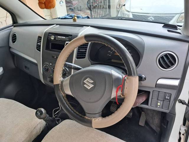 https://images10.gaadi.com/usedgaadi-sellcar/UsedCar/d953f4d5-cbee-4ce2-8ee8-f1b65ba6b2fb/55c03ed8-313a-4503-8cc1-770e5fe9603e.jpg?imwidth=6401