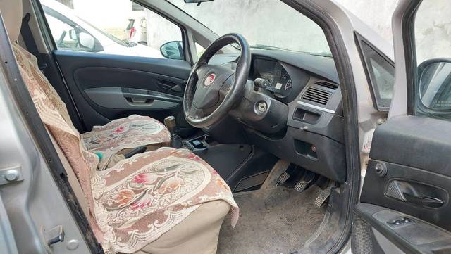 https://images10.gaadi.com/usedgaadi-sellcar/UsedCar/d97e08c8-3895-45b7-9b1d-cc0f48d9a441/5ed49bbe-8adb-44e5-a623-71e0fcdb08c5.jpg?imwidth=6402