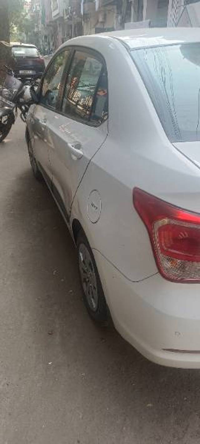 https://images10.gaadi.com/usedgaadi-sellcar/UsedCar/d9915838-b5f0-4dff-b5be-f9393aca0eb0/35fe1e3e-6fe8-4b71-afc6-26ca603ce6b6.jpg?imwidth=6401