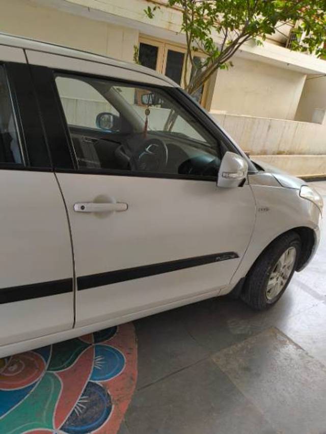 https://images10.gaadi.com/usedgaadi-sellcar/UsedCar/d993250e-9bf6-469e-8ca5-9c3c2141b402/56558b3b-cc7f-4ab3-bd59-c898738b4e87.jpg?imwidth=6401