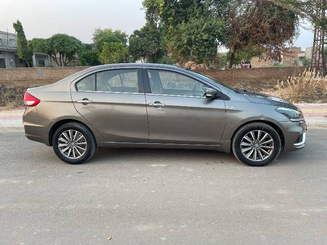 https://images10.gaadi.com/usedgaadi-sellcar/UsedCar/d99b5aa8-f285-4c0f-9883-6286699875c5/aa8e06a9-cb4f-4917-b62e-c602e3d18dd1.jpeg?imwidth=6402