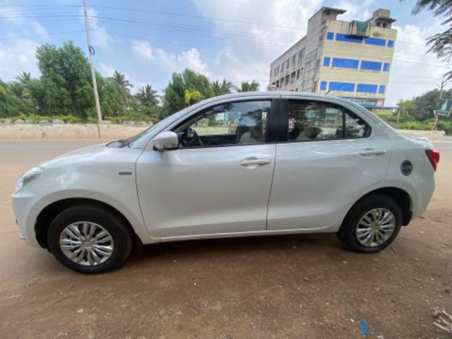 https://images10.gaadi.com/usedgaadi-sellcar/UsedCar/d9a6fdb0-8a69-4c51-aaf7-551698c1a847/8ff409c9-8805-46c3-815f-85ab8e2bb14c.jpeg?imwidth=6402