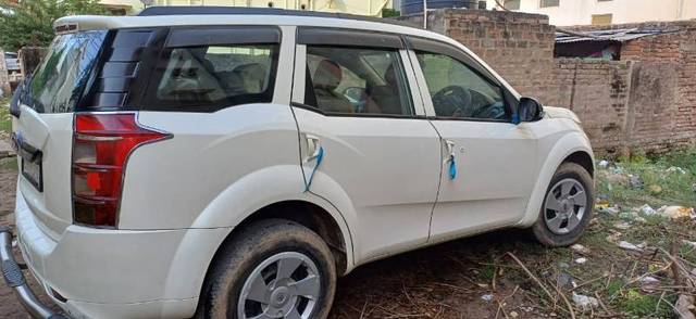 https://images10.gaadi.com/usedgaadi-sellcar/UsedCar/d9da877f-1ecf-4974-aee6-8df85c0ef1e7/41e146d3-d621-4b7b-81cb-ddb8999c53f7.jpg?imwidth=6401