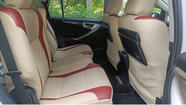 https://images10.gaadi.com/usedgaadi-sellcar/UsedCar/da013d75-d2ab-44f9-bab2-5797d7cdd079/0817c706-4d10-4ee3-9599-3d16d3b31c85.jpg?imwidth=6402