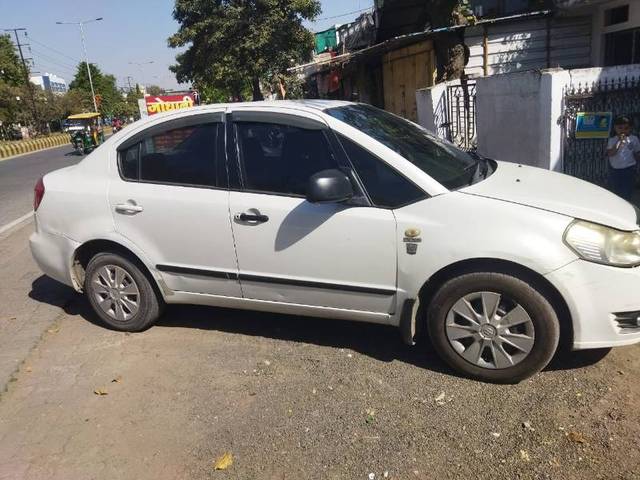 https://images10.gaadi.com/usedgaadi-sellcar/UsedCar/da08646e-35ce-497b-b163-6d9f6dd8257d/7944dd05-6d08-49f0-9ed4-8c4c1d67b9db.jpeg?imwidth=6401