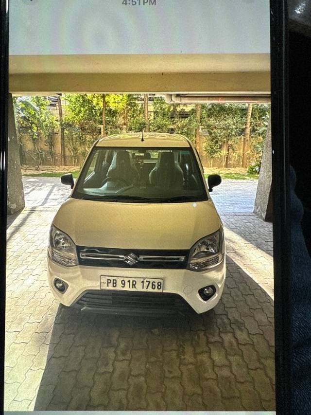 https://images10.gaadi.com/usedgaadi-sellcar/UsedCar/da26269d-b94c-48f4-94e1-20f82328437f/b1e8c6ff-25a4-45aa-ab2e-b62a9757502d.jpg?imwidth=6400