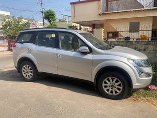 Mahindra XUV500 Mahindra XUV500 W10 2WD