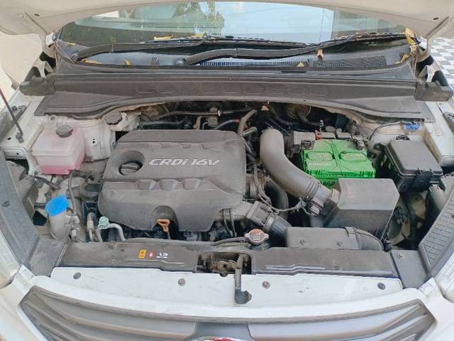 https://images10.gaadi.com/usedgaadi-sellcar/UsedCar/dac673aa-bbb8-47ae-a6a3-a5529a388bc6/8b737281-95d0-4cab-ae04-1f9868fcfd88.jpg?imwidth=6402