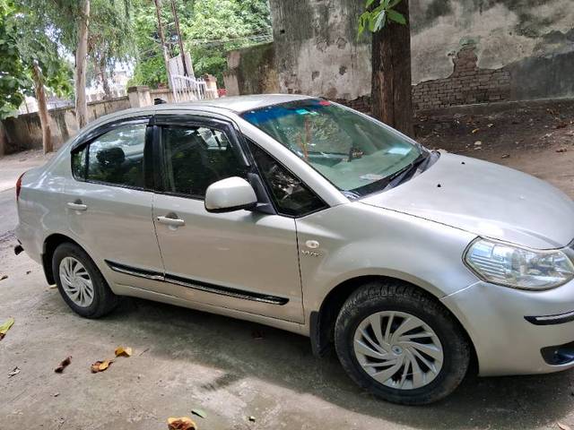 https://images10.gaadi.com/usedgaadi-sellcar/UsedCar/dacd3347-5a2e-47cc-9e74-00881fbe69cb/811c6995-a2fd-4224-8b3d-3f7760287360.jpg?imwidth=6401