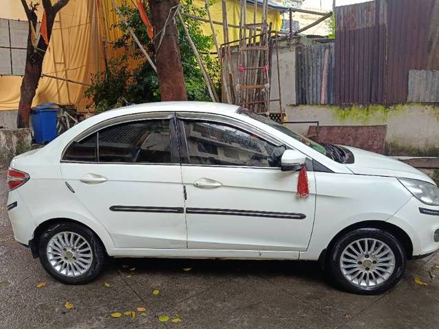 https://images10.gaadi.com/usedgaadi-sellcar/UsedCar/dad7a175-1575-4a0e-8cc7-6d0bb9e80ca4/0f42fa79-6df2-44fe-ae9d-1ffadc268bea.jpg?imwidth=6400