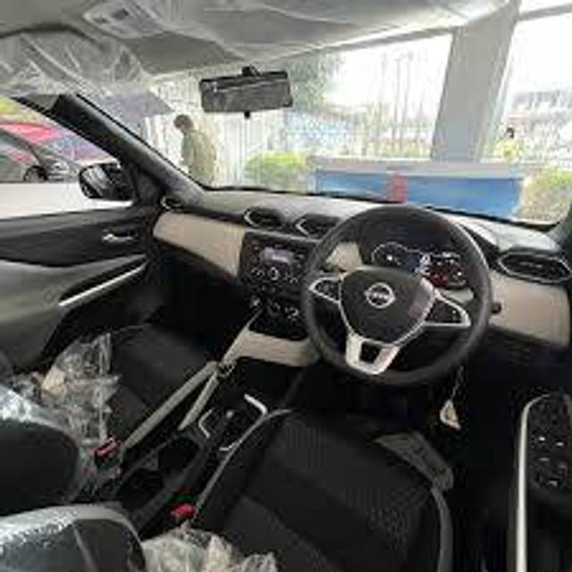 https://images10.gaadi.com/usedgaadi-sellcar/UsedCar/dade142c-1d87-48b9-ae37-d7bdfb4ebeb8/62bb85c5-443c-421f-a49b-8d0ea5b6ab5d.jpeg?imwidth=6401