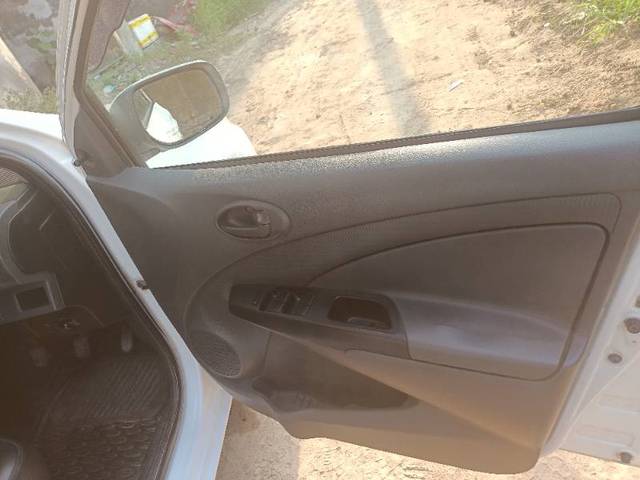 https://images10.gaadi.com/usedgaadi-sellcar/UsedCar/daf11384-7228-4614-81d5-3fb5c2d90684/257419a4-d5ad-4719-8069-ac42f33472d0.jpg?imwidth=6401