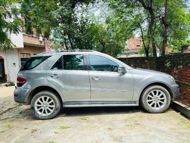 https://images10.gaadi.com/usedgaadi-sellcar/UsedCar/db00cd09-b13f-4925-93fa-1b48ec9a1cd9/a8fc8aee-3edc-4dca-a3c6-bd4f8f45366a.jpg?imwidth=6401