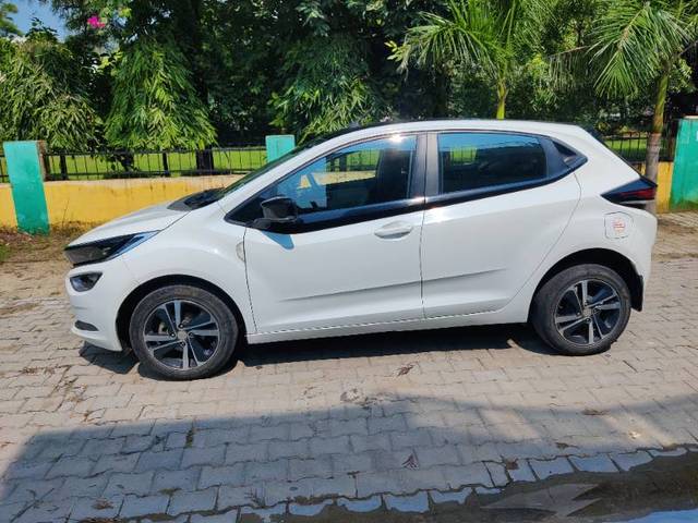 https://images10.gaadi.com/usedgaadi-sellcar/UsedCar/db0d122f-d109-4c55-a0d5-c6dcb1b19b75/393627e0-a902-4dff-afe4-2cf63620ba2a.jpg?imwidth=6400