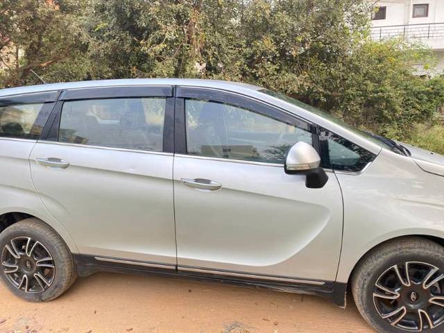 https://images10.gaadi.com/usedgaadi-sellcar/UsedCar/db1a3369-0e38-4abc-ba37-d914823c5a0a/6173b984-9d72-4fc3-97b0-560a616cb705.jpg?imwidth=6401