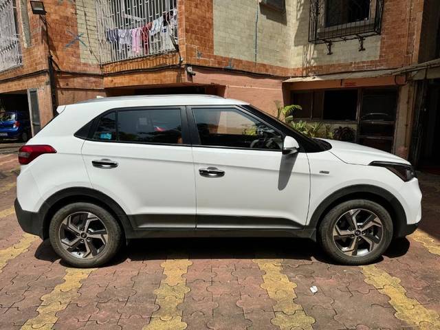 https://images10.gaadi.com/usedgaadi-sellcar/UsedCar/db375284-c22d-41af-af0f-7ab79e16fadc/49b060ab-4c17-4940-89c2-c039817dbf19.jpg?imwidth=6401