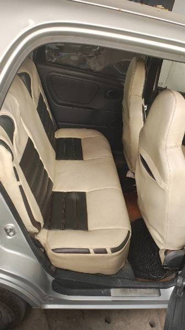 https://images10.gaadi.com/usedgaadi-sellcar/UsedCar/db4a6838-a32a-4f2c-adf5-ad1e6c37423f/0b5976dc-c9df-42c9-9322-5455ecc2a49c.jpg?imwidth=6402